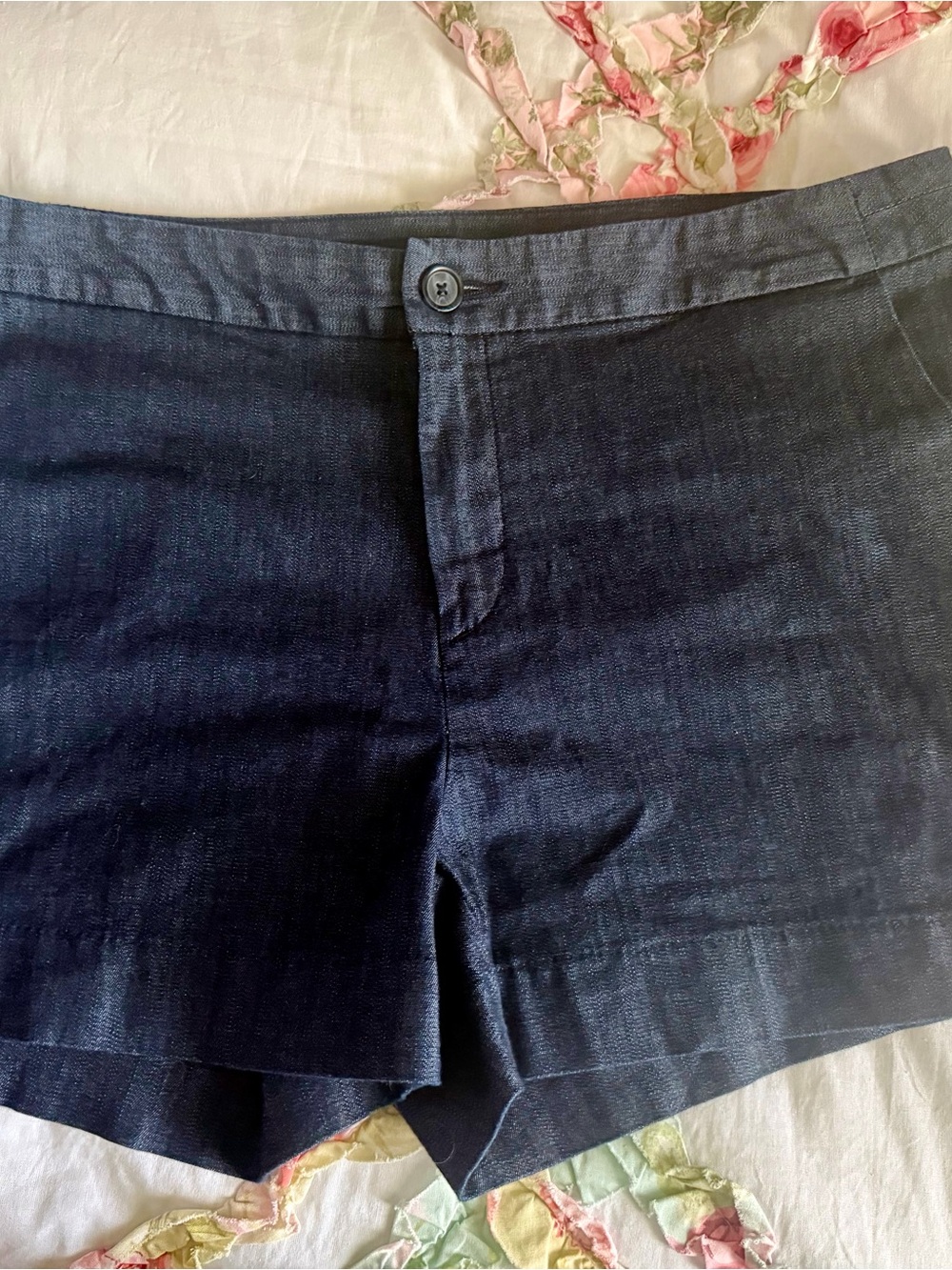 Women’s dark denim cotton Blend Hampton Shorts - Picture 2 of 7